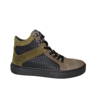 De laatste maten van dit topitem uit onze Trackstyle outlet, scoor je met een flinke korting. Het is altijd Trackstyle sale in de Jongensschoenen sale outlet op V&D.
Stoere schoen met een leuke combi van nubuck en rubber accenten