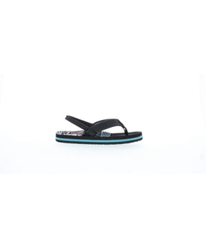 Dit gave artikel van Reef koop je nu in de sale in onze Reef outlet op V&D!
De Reef Little Ahi slippers moedigen kleine jongens aan om de surfwereld te ontdekken. De slippers zijn speciaal ontworpen voor kleine voetjes met een extra bandje aan de achterkant zodat ze goed blijven zitten. De slippers hebben een EVA loopzool voor ondersteuning en comfort.