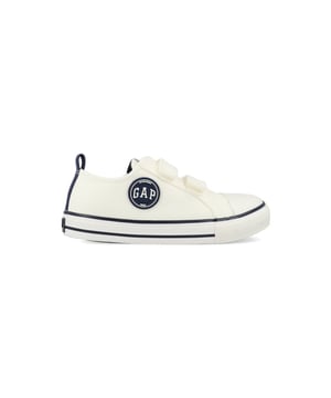 Mooi item uit onze GAP sale. Scoor deze topper nu voordelig in onze GAP outlet tegen een scherpe uitverkoopprijs.
GAP Sneakers Houston CVS GAL003F5TYWHIT Wit. Voor 23.59uur besteld, morgen geleverd.