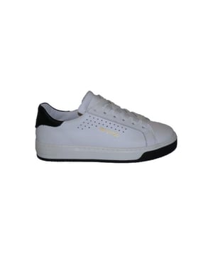 
De H1574 30codc van HIP Shoe Style is een echte blikvanger. De H1574 30codc is uitgevoerd in de kleur Wit. Bekijk ook onze overige collectie van HIP Shoe Style onze webshop!