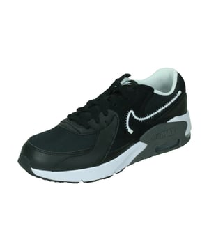 
De Nike Air Max Excee is een sneaker voor kinderen. Als je de Air Max Excee vast strikt, loop je op Air. De Air Max Excee is een klassieker die er net zo goed uitziet als hij aanvoelt. Met de ondersteuning en grip die je nodig hebt om het schooljaar door te komen, is dit de schoen die je aan je voeten wilt hebben als je naar de schommels rent of je voorbereidt op schoolfotodag. Nike heeft een bovenwerk van strakkere knit mesh gebruikt en het Swoosh design vernieuwd om de Excee van dit seizoen nog beter te maken. <ul> <li>Deze low tops zijn ontworpen met een mix van materialen, waaronder echt en synthetisch leer voor stevigheid</li> <li>Mesh zorgt voor ventilatie en suÃ¨de geeft de schoen een premium look</li> <li>Een Max Air unit met zachte demping van foam is licht en comfortabel</li> <li>De details zijn geÃ¯nspireerd op de Air Max 90 en omvatten het rubberen stuk dat rond de Air unit en het Air Max logo op de hak is gewikkeld</li> <li>Klassieke veters </li> <li>Flexibele rubberen zool</li> </ul>
