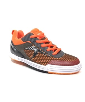 
Trendy sneaker van Trackstyle met materialen mix, Perfecte pasvorm door stevige hiel en verantwoord voetbed. Bovendien is deze schoen leer gevoerd