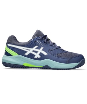 
Asics Gel-Dedicate 8 Padelschoen JR Marine

 Geef jonge padelspelers een voorsprong op het veld met de ASICS Gel-Dedicate 8 Padelschoen JR. Deze schoenen zijn speciaal ontworpen om stabiliteit, comfort en prestaties te bieden aan opkomende talenten die het padelveld willen domineren. Met een focus op demping en ondersteuning, bieden de Gel-Dedicate 8 Padelschoenen JR een responsieve rit bij elke beweging op het veld. De kenmerkende GEL-dempingstechnologie in de hiel absorbeert schokken en minimaliseert impact tijdens snelle zijwaartse bewegingen en abrupte stops, waardoor jonge spelers vol vertrouwen kunnen spelen.

 JR Padelschoenen Asics Gel-Dedicate 8

 Het bovenwerk van de schoen is vervaardigd met behulp van ademend mesh-materiaal, wat zorgt voor een uitstekende ventilatie en comfort tijdens lange rally's. Versterkte overlays bieden extra ondersteuning en stabiliteit, terwijl de duurzame buitenzool zorgt voor grip en wendbaarheid op de