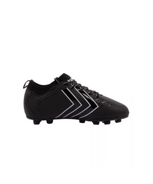 
Hummer Junior FG Voetbal Schoen 

 Deze Hummel Zoom JR FG is een fijne en stijlvolle voetbalschoen voor kinderen. De schoen is zowel geschikt voor gras als voor kunstgras en voorzien van neopreen sok. Deze neopreen sok is helemaal van deze tijd en zorgt voor een heerlijk aangesloten en comfortabel gevoel. De Zoom JR FG heeft een doorgestikte rubberen noppenzool voor een goede wendbaarheid en perfecte grip. De schoen heeft een lichtgewicht kunststof bovenwerk en met symmetrische vetersluiting. De verharde hielkap voor extra stabiliteit en doorgestikte neus zorgen voor extra stevigheid. 

 Goed om te weten:

 Normale pasvorm