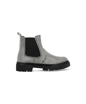 Dit item is nu in de aanbieding in onze online Bullboxer outlet
Bullboxer Boots AJS502E6L_WHIBKB50 Wit / Zwart. Voor 23.59uur besteld, morgen geleverd.