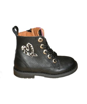 
De 42794 922 van Develab is een echte blikvanger. De 42794 922 is uitgevoerd in de kleur Zwart. Bekijk ook onze overige collectie van Develab op onze webshop!Let op: valt ÉÉN maat KLEINER.