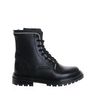 
De H1701 23410co van HIP Shoe Style is een echte blikvanger. De H1701 23410co is uitgevoerd in de kleur zwart combi (234-10CO). Bekijk ook onze overige collectie van HIP Shoe Style op onze webshop!
