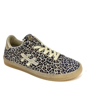 
De H1886 252-22co-ic van HIP Shoe Style is een echte blikvanger. De H1886 252-22co-ic is uitgevoerd in de kleur Beige. Bekijk ook onze overige collectie van HIP Shoe Style op onze webshop!