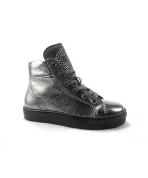 Nu dit artikel van Kipling met hoge korting in de Kipling outlet op V&D!
Op zoek naar een schoen in de categorie Halfhoge veterschoenen? De 0833 van Kipling is een aanwinst voor elke schoenenkast. De schoenen van Kipling zijn gemaakt van Leer en hebben een voering van Leer. De 0833 is uitgevoerd in de kleur Dk Silver.