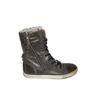 Koop dit Twins item sterk afgeprijsd in onze Twins outlet.
Stoere boot extra breed