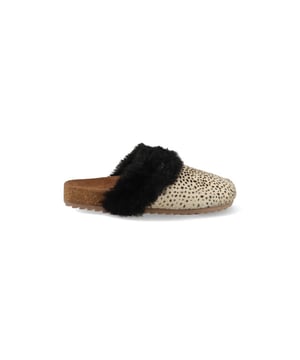 Het is Vingino sale op V&D. Dit item nu met hoge korting in de Vingino outlet!
Vingino Pantoffels Terra VG44-5001-04 Beige. Voor 23.59uur besteld, morgen geleverd.