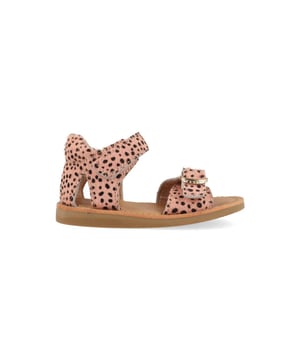 Dit is je kans om de dit topitem uit de laatste collectie van Shoesme in je bezit te krijgen. Ben jij ook Shoesme fan?
Shoesme Sandalen CS22S011-B Roze / Zwart. Voor 23.59uur besteld, morgen geleverd.
