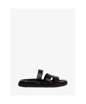
Deze Steve Madden trendy slipper is de zomer must-have! Het design van deze slipper bied je stijl en comfort. Hij is verkrijgbaar in verschillende kleuren, dus er is er altijd een voor iedereen. Perfect voor een casual zomerlook, deze slippers moeten zeker in jouw garderobe worden toegevoegd.
				
						
							
							  Kleur : BLACK						
				
					