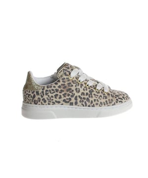 Het is HIP sale op V&D. Dit item nu met hoge korting in de HIP outlet!
Op zoek naar een schoen in de categorie Sneakers? De Beige-Combi-CC van HIP Shoe Style is een aanwinst voor elke schoenenkast. De schoenen van HIP Shoe Style zijn gemaakt van Suède en hebben een voering van Leer. De Beige-Combi-CC is uitgevoerd in de kleur beige combi.
