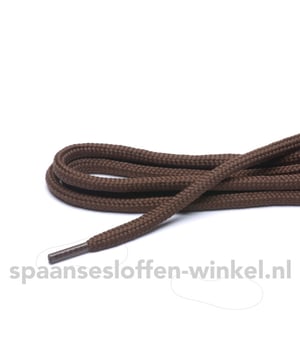 
Schoenveters middelbruin lengte 120 cm 6-8 gaatjes. 6-8 gaatjes betekent de gaatjes aan 1 kant van de schoen. Materiaal is polyester en ze zijn fijn geweven en rond. 100% polyester. 2 veters voor 1 paar schoenen.