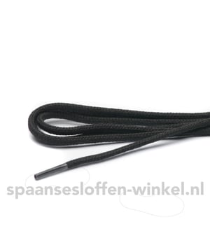 
Schoenveters zwart lengte 150 cm 7-9 gaatjes. 7-9 gaatjes betekent de gaatjes aan 1 kant van de schoen. Materiaal is katoen en ze zijn dun en rond. 100% katoen. Doordat deze veters van katoen zijn glijden ze niet. 2 veters voor 1 paar schoenen