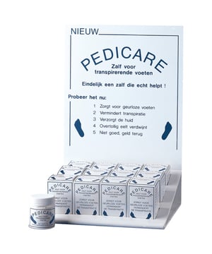 
Zalf voor transpirerende voeten. Zorgt voor geurloze voeten en vermindert transpiratie. Laat overtollig eelt verdwijnen. <br>
Pedicare zalf maakt uw voeten geurloos, vermindert de transpiratie en doet overtollig eelt verdwijnen.<br>
<br>
Het is de zalf voor behandeling van zweetvoeten!<br>
<br>
Gedurende 3 tot 4 dagen achter elkaar uw voetzolen - ook tussen de tenen - goed met de zalf insmeren (gebruik hiervoor een doekje). Reeds na enkele dagen zult u resultaat boeken. Daarna hoeft u slechts 1 tot 2 keer per 14 dagen of naar behoefte PEDICARE te gebruiken.