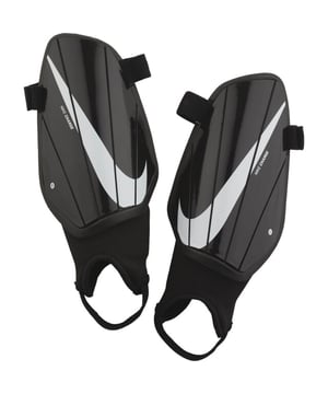 
43% Polypropyleen, 33% EVA, 17% Polyester, 7% Rubber. Anatomisch gevormd, Enkelbescherming, Hard Shell-bescherming, Stootbescherming, Laag profiel, Stabilisatiebanden. Bevestiging: Verstelbare riem, pull-on. Ontwerp: Swoosh, Tekst. Voering: Schuim. Lichtgewicht.