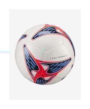 
Als je het veld betreedt, ben je klaar om je tegenstanders te overtreffen. De nieuwste Nike NK Phantom - FA25 voetbal is ontworpen voor diegenen die elke keer weer topprestaties willen leveren. Deze bal is de keuze van professionals en voegt een extra snufje finesse toe aan je spel, waardoor je het volgende niveau van meesterschap in voetbal kunt bereiken. Eén van de belangrijkste voordelen van de Nike NK Phantom - FA25 voetbal is de uitstekende controleerbaarheid die deze bal biedt. Deze bal is ontworpen voor consistentie en ongeëvenaarde controle, waardoor je met precisie kunt passen en schieten, ongeacht de speelomstandigheden. Dankzij de hoge kwaliteit materialen, biedt de bal een superieur balgevoel en duurzaamheid, wat je inzet op het veld optimaliseert. De Nike NK Phantom - FA25 voetbal ontvouwt zijn potentieel door zijn belangrijkste kenmerken. De bal heeft een strak wit design, waardoor hij op elk speelveld opvalt, en maakt gebruik van een geoptimaliseerd paneelontwerp voor