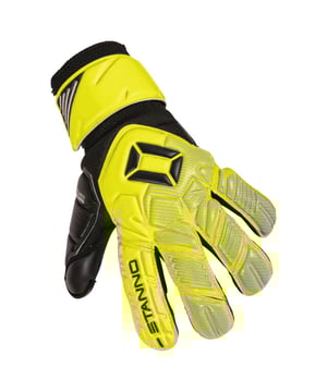 
<p> De Stanno Hardground Goalkeeper Gloves V voor heren en dames danken de naam aan de rubberen debossing die de handpalm versterkt en daarmee de levensduur van de handschoenen verlengt. Dit maakt de handschoenen ideaal voor gebruik op kunstgras en harde ondergronden. Het Soft Foam biedt betrouwbare grip en uitstekende demping. Soft foam garandeert bovendien maximale balcontrole en optimaal draagcomfort. De handschoenen hebben een hybride fit van vlakke hand positief met rollfinger systeem. De handschoenen hebben een neopreen inzet op de upper voor een perfecte en flexibele pasvorm en een elastische inzet van mesh tussen de vingers voor ventilatie en flexibiliteit. </p>