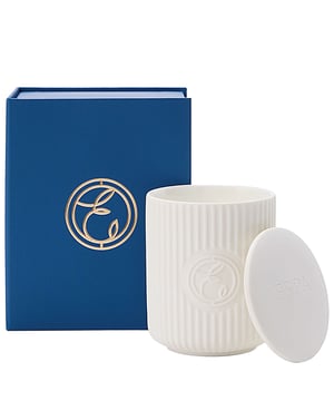 Experience the essence of Christmas with the ESPA Winter Spice Candle, a beautifully crafted 240g aromatherapy candle. Infused with festive notes of candied orange, toasted cinnamon, fresh ginger, and warm clove, this limited-edition hand-poured candle brings comfort and joy to your home. The delightful burst of sweet orange enhances the inviting fragrance, creating a warm atmosphere that soothes the spirit and delights the senses. Perfect for gifting or enhancing your holiday decor, this candle is a must-have for the festive season.
