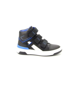 
De 323840 wijdte 2.5 189 van Track Style is een echte blikvanger. De 323840 wijdte 2.5 189 is uitgevoerd in de kleur black. Bekijk ook onze overige collectie van Track Style op onze webshop!