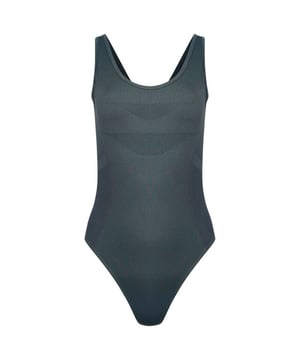 
57% Polyamide, 35% Polyester, 8% Elastaan. Stof: Gebreid, Net. Ontwerp: Logo, eenvoudig. Bevestiging: Pull-On. Hals: Schep. Achterlijke stijl: Schep. Naadloze. Stoftechnologie: SeamSmart Technologie. Duurzaamheid: Gemaakt van gerecycled materiaal.