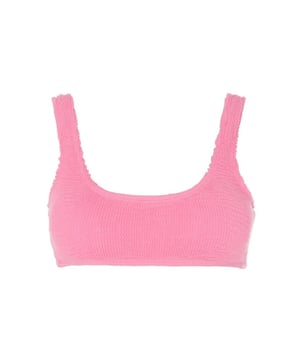 
<p>Bikini top van het merk The Lola Club. De bikini heeft een sportieve look en heeft een luxe crinkle-style. </p>
<ul>
<li>Stofsamenstelling: 85% nylon,15% spandex</li>
<li>Pasvorm: valt normaal. Twijfel je over de maat? Neem contact met ons op en we helpen je graag verder! </li>
</ul>