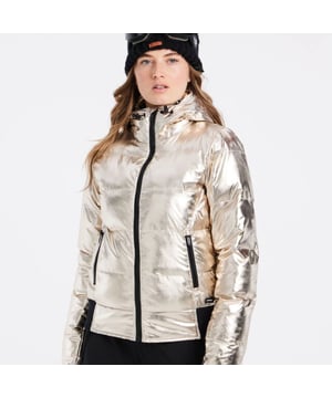 
Rehall Skye dames ski jas

Ben je toe aan een nieuwe winterjas maar wil je eens een keer heel iets anders? Misschien is dan de Skye van Rehall iets voor jou! Dit stoere dames wintersportjack heeft een wit/grijze slangenprint in een leren look. De ski-jas heeft een waterkolom van 10.000MM en is daarmee heel goed waterafstotend. Tevens heeft de jas een windafstotend en ademend vermogen. Aan de voorkant zitten twee zakken met ritssluitingen en op de mouw zit een speciaal ritsvakje voor je skipas. De mouwen zijn met ritsen iets te verstellen voor een goede pasvorm en hebben lycra cuffs aan de binnenzijde. Het jack heeft een zakje met knoop op de linkerborst. Materiaal: 100% polyester 
 
Specificaties Rehall 88246 
 
Kleur: Grijs, wit, zwart 
Pasvorm: Normaal 
Lengte: Kort 
Mouwen: Lang, verstelbaar met ritsen, lycra cuffs 
Zakken buiten: Twee met ritssluiting, één borstzak met knoop,