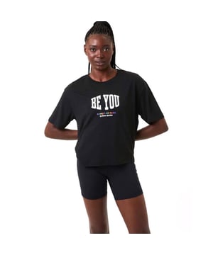 
Bjorn Borg Dames Be You Loose T-shirt 10000941-BK001

 Proud/Pride 'Be You' Against Any Norm

 70% Lyocell 30% Katoen