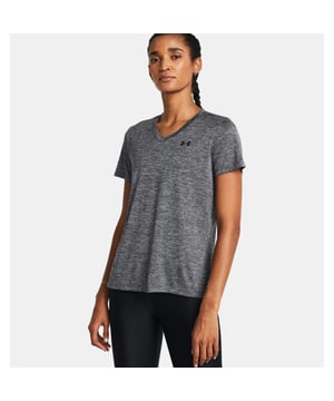 
Under Armour Tech Twist Dames Shirt

 Het Damesshirt UA Tech™ Twist met V-hals is een comfortabel en stijlvol shirt voor dames. Dit shirt is ontworpen om je comfortabel en koel te houden, zodat je je kunt concentreren op je training. Het shirt is gemaakt van UA Tech™-stof, die zacht en sneldrogend is. Deze stof voert zweet af en houdt je koel en droog tijdens het sporten. Het materiaal is ook stretchy, waardoor het shirt zich aanpast aan je lichaam en een optimale bewegingsvrijheid biedt. Het shirt heeft een V-hals, waardoor het een vrouwelijke en elegante uitstraling heeft. De losse pasvorm biedt extra comfort en geeft je de vrijheid om te bewegen zoals jij wilt. De mouwen zijn kort en hebben een opgerolde afwerking, wat het shirt een trendy twist geeft.

 Pluspunten:

 + Stof is sneldrogend en voelt zacht en natuurlijk aan
+ Het materiaal voert zweet af en droogt erg snel
+ Het materiaal rekt in vier richtingen voor optimale