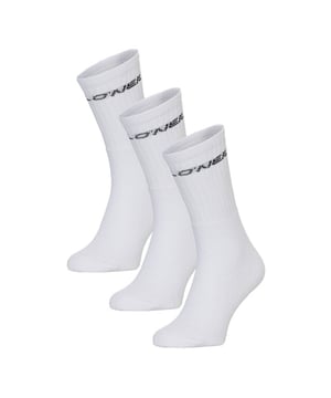 
Sportsokken van O'Neill voor heren en dames. De set sportsokken bevat 3 paar in wit en zijn voorzien van ribboord voor een prettige pasvorm. Hierdoor zijn ze perfect voor in je dagelijkse schoenen. Verder zijn de sportsokken voorzien van het O'Neill logo en gemaakt van 67% katoen, 31% polyester en 2% elastaan.
