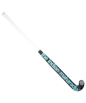 
De Contra Mint Veldhockeystick voor junioren is een composiet hockeystick voor de allround speler.Â  De stick is ideaal voor verder ontwikkeling van slagtechniek en basisvaardigheden. Mooie combinatie voor de juiste balcontrole en power. midbow: 20 mm kromming - maxi haak - slanke tip - composiet; glasvezel - extreme cushion grip.<p><b>Specificaties:</b></p><table cellpadding="2" cellspacing="0" border="1" style="width: 60%; border-collapse: collapse;"><tbody><tr><td>Â Gewicht</td><td>Â Light</td></tr><tr><td>Â Materiaal</td><td>Â Kunststof</td></tr><tr><td>Â Carbon percentage</td><td>Â 0%</td></tr><tr><td>Â Krul</td><td>Â Maxi</td></tr><tr><td>Â Kromming</td><td>Â 22 mm</td></tr><tr><td>Â Type Kromming</td><td>Â MidBow</td></tr><tr><td>Â Curve Location</td><td>Â 30 cm</td></tr><tr><td>Â Stijfheid</td><td>Â Soepel</td></tr><tr><td>Â Ondergrond</td><td>Â Veld</td></tr></tbody></table><p></p>