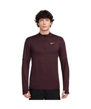 
De Nike Dri-FIT Element 1/4-Zip Top is een hardlooptop met halflange rits voor heren. De zachte, soepele Nike Element top kan op zich of als extra laagje worden gedragen. De top kan gemakkelijk worden aangepast bij de hals en mouwen zodat je comfortabel blijft als je het te warm krijgt of juist als je afkoelt. En nog beter, hij is gemaakt met minstens 75% gerecyclede polyestervezels. <p> </p> <b>Zacht en zweet afvoerend </b><br> Zacht en soepel materiaal biedt bewegingsvrijheid. Met Nike Dri-FIT technologie om zweet weg te voeren van je huid voor snellere verdamping, zodat je droog en comfortabel blijft. <p> </p> <b>Cool Control </b><br> Met de korte rits kun je zelf de ventilatie en bedekking bepalen. De kraag is ontworpen met minder naden voor een zacht gevoel. <p> </p> <b>Extra warmte </b><br> Dankzij de duimgaten in de mouwen blijven je handen goed bedekt door het voorgevormde design, voor extra warmte wanneer je die nodig hebt. <ul> <li>Dit product biedt UVA- en UVB-bescherming tegen de zon op plaatsen die door het kledingstuk worden bedekt. Gebruik van goede zonnebrandcrÃ¨me wordt aangeraden om blootgestelde huid te beschermen</li> <li>Reflecterende elementen </li> <li>Niet bedoeld als beschermende gear (PPE) </li> </ul> <b>Materiaal:<br> </b>88% polyester<br> 12% elastaan