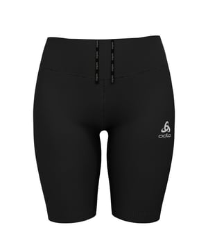  Deze topper uit de laatste collectie van Odlo mag je niet missen   Gegarandeerde blikvanger maar op=op  Even geen geld? Betaal eenvoudig achteraf
De ODLO Essential nauwsluitende short is gemaakt van gerecycled materiaal en is ontworpen voor hardlopen in alle omstandigheden. Een short met een aansluitende pasvorm en functionele extra's, zoals een sleutel- en telefoonzakje en reflecterende details zodat je beter zichtbaar bent.