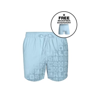 
<p>Deze zwembroeken bieden meer dan alleen stijl. Zodra ze in aanraking komen met water, onthult zich een uniek design dat anders verborgen blijft. Ideaal voor wie op zoek is naar zwemkleding met een onderscheidend karakter.</p>
<p>Met de kenmerkende kwaliteit van Muchachomalo, zijn deze zwembroeken ontworpen om zowel comfortabel als visueel opvallend te zijn. Perfect voor een dag aan het strand of bij het zwembad, deze zwembroeken voegen een unieke dimensie toe aan je zwemervaring.</p>
<p>Met de water reactieve zwembroeken van Muchachomalo combineer je stijl met een verrassend effect.</p> Materiaal: 100% Polyester 
Wasinstructies: type:root,children:type:list,listchildren:Wassen op 30 graden,Niet in de droger Kleur: Blauw