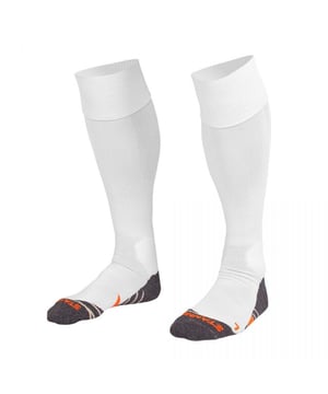 
Stanno Uni Sock II Voetbalsokken Wit 

 Ontmoet de Stanno Uni Sock II: de ultieme metgezel voor elke voetbalwedstrijd, trainingssessie of intense sportsessie. Deze sokken zijn ontworpen met één doel voor ogen: jouw prestaties optimaliseren op het veld. Met een perfecte pasvorm die aanvoelt als een tweede huid, bieden de Stanno Uni Sock II een ongeëvenaard niveau van comfort en ondersteuning. Gemaakt van hoogwaardige materialen die zowel duurzaam als ademend zijn, houden ze je voeten koel, droog en comfortabel, zelfs tijdens de meest veeleisende activiteiten. Het gestroomlijnde ontwerp van de sokken zorgt voor een nauwsluitende pasvorm zonder afleidingen, waardoor je je volledig kunt concentreren op je spel. Of je nu een snelle sprint maakt over het veld of een precieze pass geeft, de Stanno Uni Sock II geeft je de stabiliteit en bewegingsvrijheid die je nodig hebt om te excelleren. Of je nu een doorgewinterde professional bent of een enthousiaste amateur,