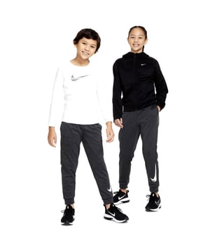 
Introductie
Voor een ongekende prestatie in de sportschool of een ontspannen run buiten, kies de Nike NK TF Multi+ Jogger HBR. Deze jogger is ontworpen om je te ondersteunen en je prestaties te verbeteren. Gemaakt van zacht materiaal met een ronde hals en een regelmatige pasvorm, zodat je je vrij voelt om je bewegingen te maken. De jogger is voorzien van een Nike Swoosh-logo op de borst en een geperforeerd patroon voor extra ademend vermogen. 

Voordelen
De Nike NK TF Multi+ Jogger HBR biedt veel voordelen. Het heeft een klassieke ronde hals en een regelmatige pasvorm, waardoor je vrijer kunt bewegen. Het is gemaakt van een zacht materiaal voor extra comfort. Het heeft een Nike Swoosh-logo op de borst en een geperforeerd patroon voor extra ademend vermogen. 

Belangrijke Kenmerken


  Klassieke ronde hals voor een comfortabele pasvorm
  Gemaakt van zacht