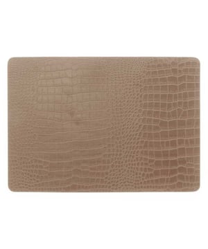 
Ben jij op zoek naar een trendy placemat voor jouw tafel die ook nog is heel praktisch is? Dan zijn de Unique living placemats perfect voor jou! De producten van Unique Living zijn geïnspireerd op de nieuwste trends en designs. Deze prachtige producten zijn zo ontworpen dat zij jaren mee kunnen gaan. Unique Living gebruikt verschillende materialen voor de ontwerpen van haar placemats. Variërend van vegan leder tot PVC en polyester, een ieder gekenmerkt door de goede kwaliteit.De belangrijkste informatie op een rijtje:- Bescherming voor de tafel en tegelijkertijd een statement item- Makkelijk af te nemen- Producten die jaren meegaan- Artikelen zijn per stuk te bestellenOver Unique LivingUnique Living heeft een uitgebreid assortiment aan sierkussens, kussenhoezen en tafeltextiel. De designs zijn stijlvol en tijdloos. De collectie varieert van rustige prints met sierlijke teksten tot hippe placemats die van elke eettafel een feestje maken. Je kunt de artikelen van Unique Living gebruiken als trendy details in de woonkamer of als blikvangers voor in uw buitenruimtes. Het assortiment is heel veelzijdig. - Afmeting: 30x43cm - Kleur: Taupe - Materiaal: