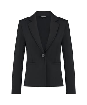 
LADY DAY Billy Bonded vind je nu op To Be Dressed. Prachtig en uniek item van premium travelkwaliteit en gemaakt van de volgende materialen: 80%pa/20%el. Let op: bonded kwaliteit
De blazer Billy is een kort model een heeft een getailleerde pasvorm. Het item is single breasted en heeft paspelzakken voorop.