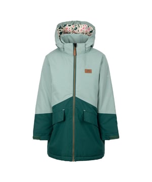 
Buitenmateriaal: 100% polyester microvezelmix. Shell: PVC Gecoat. Voering: 100% polyester. Vulling: 100% polyester. Voering: Bedrukt. Ontwerp: Contrastpaneel, Label, Logo. Stoftechnologie: Douchebestendig, Waterdicht, Winddicht. Manchet: Verstelbaar polsbandje, gedeeltelijk elastisch. Halslijn: Kapitein. Mouwtype: Met lange mouwen. Gewatteerd. Eigenschappen van de kap: Afneembare kap, Elastiek. Zakken: 2 Zijzakken, Klepsluiting. Bevestiging: Contrasterende ritssluiting, volledige ritssluiting. Waterdichte classificatie: 5000mm.