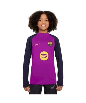 
Laat ons u voorstellen aan het NIKE fcb y nk df strk drill top k in een verbluffend paarse kleur. Dit voetbal trainingshirt met lange mouwen is niet zomaar een shirt, het is een replica ontworpen voor jongens die de perfecte combinatie van passie voor sport en stijl vertegenwoordigen. Een van de grootste voordelen van dit trainingshirt is dat het niet alleen functioneel is in sportieve omstandigheden, maar ook perfect werkt als een casual outfit. Het is gezellig, het is stijlvol en het is alles wat je nodig hebt om echt op te vallen. Het NIKE fcb y nk df strk drill top k heeft enkele unieke kenmerken die het bijzonder interessant maken. De lange mouwen en de hoogwaardige materialen maken het shirt zeer comfortabel om te dragen, terwijl het tegelijkertijd de benodigde bescherming biedt voor het trainen of spelen in koude weersomstandigheden. Daarnaast bevat het shirt de toonaangevende Dri-FIT technologie van Nike. Deze technologie helpt het transpiratievocht af te voeren en houdt je