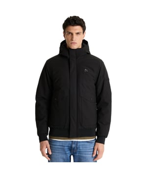 
RETURN VALLEY BLACK is een winter jas van het merk Chasin'.