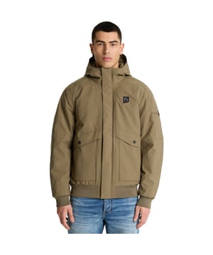 
RETURN VALLEY MID BROWN is een winter jas van het merk Chasin'.