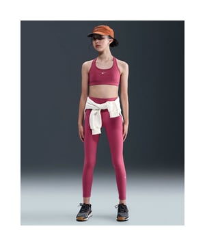 
De nieuwste aanwinst in de Nike-kinderkledinglijn is speciaal ontworpen voor de actieve en sportieve meisjes die dol zijn op comfort en stijl - de Nike One Big Kids' (Girls') Dri-Fit Tights. Deze trainingslegging uitblinkt in functionaliteit en draagcomfort, gecombineerd met een opvallende, jeugdige uitstraling in een pittige rode kleur die bij elk meisje in de smaak zal vallen. Voordelen zijn talrijk, maar de meest opvallende zijn de ongeëvenaarde bewegingsvrijheid en ventilatie. Deze legging is uitgerust met Nike's Dri-Fit technologie. Dit is een hoogwaardige microfiber polyester materiaal dat snel zweet afvoert van het lichaam naar het oppervlak van de stof, waar het snel verdampt om je droog en comfortabel te houden tijdens het sporten. Dit maakt de Dri-Fit tights de perfecte keuze voor langdurige inspanning, intensieve trainingssessies of gewoon voor een dag vol speelplezier. De belangrijkste kenmerken van de rood gekleurde Nike One Big Kids' dri-fit tights kunnen niet worden