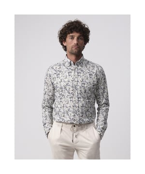 
- Over het merk: De herenkleding van Campbell is klassiek met een moderne twist voor een doelgroep die vol van het leven geniet. Campbell heeft warme trendkleuren, prints en materialen in het assortiment. De comfortabele pasvorm van de kledingstukken biedt een heerlijk draagcomfort en voldoende bewegingsruimte. Ieder kledingstuk van Campbell wordt gemaakt van hoogwaardige stoffen en is perfect afgewerkt.