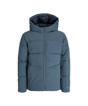
Ga warm en stijlvol de winter door met deze prachtige petrol blauwe winterjas voor jongens van het merk Jack en Jones Kids. Deze jas is perfect voor de koude winterdagen en biedt comfort, duurzaamheid en een trendy look in één. Gemaakt van 100% gerecycled polyester, draag je niet alleen een modieuze jas, maar draag je ook bij aan een duurzamere wereld. Het jack is voorzien van een capuchon, ideaal voor winderige dagen, en heeft een ritssluiting voor extra warmte. Met deze winterjas ben je klaar om de winter te trotseren!