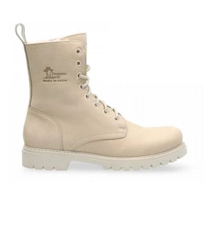 
Op zoek naar een opvallende en praktische dameslaars? Deze witte Panama Jack is gemaakt van hoogwaardig nappaleer en heeft een warme voering. Perfect voor een frisse look, zelfs op regenachtige dagen.
