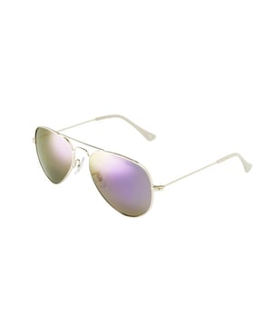 
Sinner AMOER GLD MET.-SMOKE PURPLE MIRROR De Sinner AMOER GLD MET.-SMOKE PURPLE MIRROR is een sportaccessoire dat je uitrusting naar een hoger niveau tilt. Dit onderscheidende ontwerp heeft een goudkleurig montuur met een donkergrijs lichtfilter en een paarse spiegel. Deze spiegel is speciaal ontworpen om de stralen die het oog bereiken te verminderen, waardoor het risico op vermoeide ogen wordt verminderd. De O Matter ™-neusbrug en de 3-puntsveiligheidsslag bieden comfort en een perfecte pasvorm. Technische eigenschappen Materiaal: O Matter ™-montuur Lens filter: Donkergrijs lichtfilter Spiegel: Paarse spiegel Neusbrug: O Matter ™-neusbrug Veiligheids slag: 3-Puntsveiligheidsslag Compatibiliteit: UNI Samenvatting Met de Sinner AMOER GLD MET.-SMOKE PURPLE MIRROR krijg je een stijlvolle en duurzame sportaccessoire. Het goudkleurige montuur, het donkergrijze lichtfilter en de paarse spiegel bieden een geavanceerd ontwerp dat perfect is voor elke gelegenheid. Bovendien biedt de O