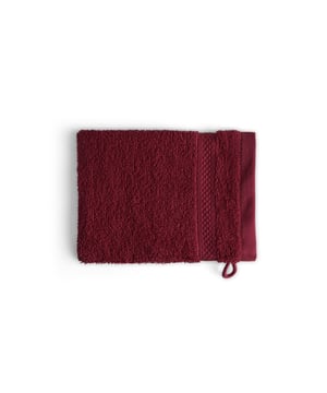 
Deze washandjes worden geleverd in een 6-pack. Ze zijn gemaakt van 100% katoen en daardoor van duurzame kwaliteit. Dankzij het goede absorberende vermogen voelen de washandjes zacht aan. Ze hebben een afmeting van 16x21 cm en een dikte van 500 gr/m2, wat erg fijn is tijdens het opfrissen. De kwaliteit van de washandjes is van hotel kwaliteit. De washandjes hebben een handige ophang lus, zodat ze weer netjes op gehangen kunnen worden. De washandjes kunnen worden gewassen op een temperatuur van 60 graden. De washandjes kunnen niet gestoomd of gebleekt worden met chloor, maar wel gestreken.VoordelenVoelen erg zacht aanEen lus om aan op te hangenVan hotel kwaliteitUiterst sterk en blijven mooi in de wasSpecificatiesKleur: BordeauxMateriaal: 100% katoenAfmeting: 16x21 cmDikte: 500 gr/m2Wasvoorschrift: 60 gradenLet opDe washandjes kunnen niet gestoomd of gebleekt worden in chloor. - Afmeting: 16x21 - Kleur: Bordeaux - Materiaal: Katoen